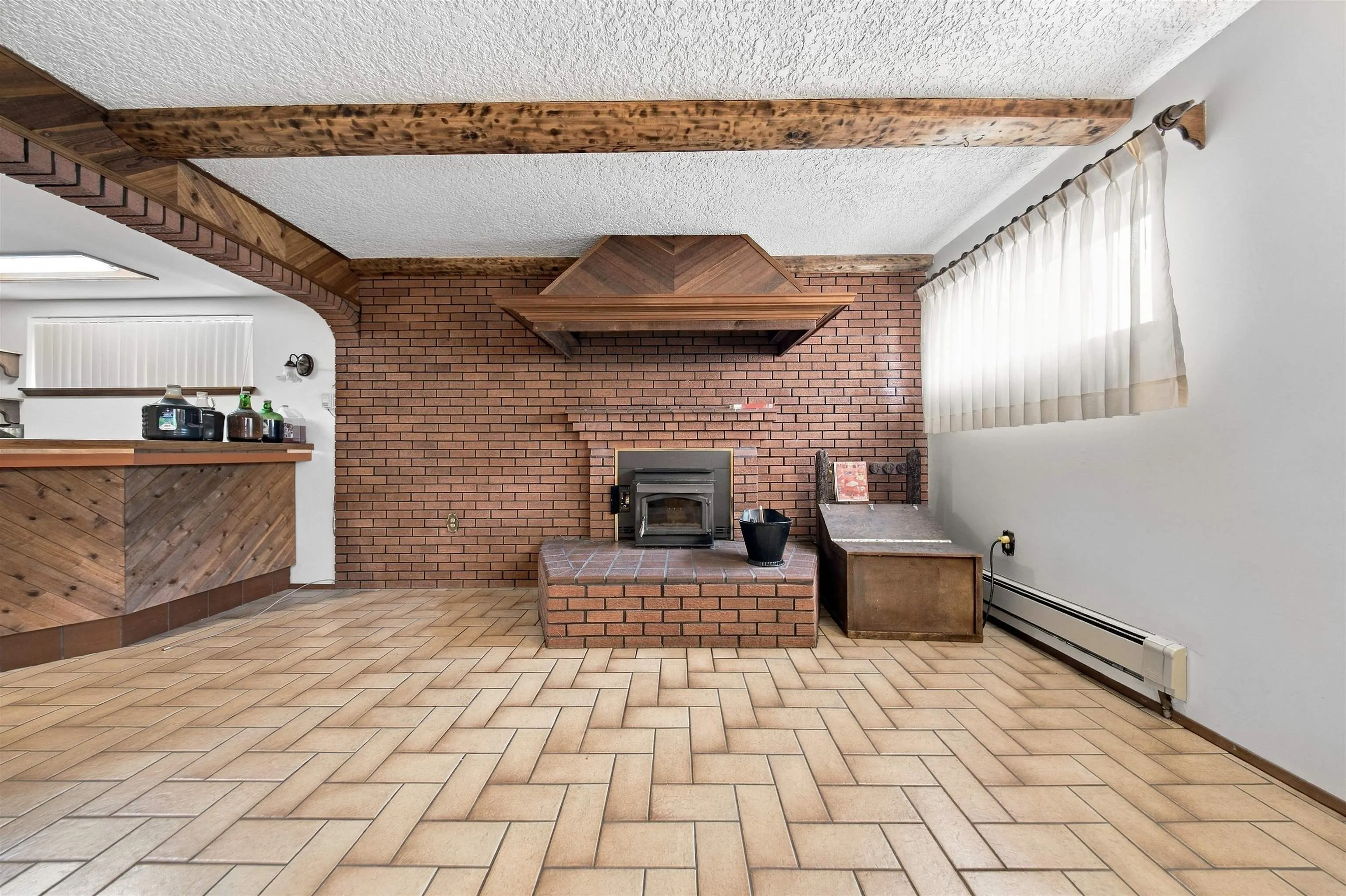 4052 Price Street