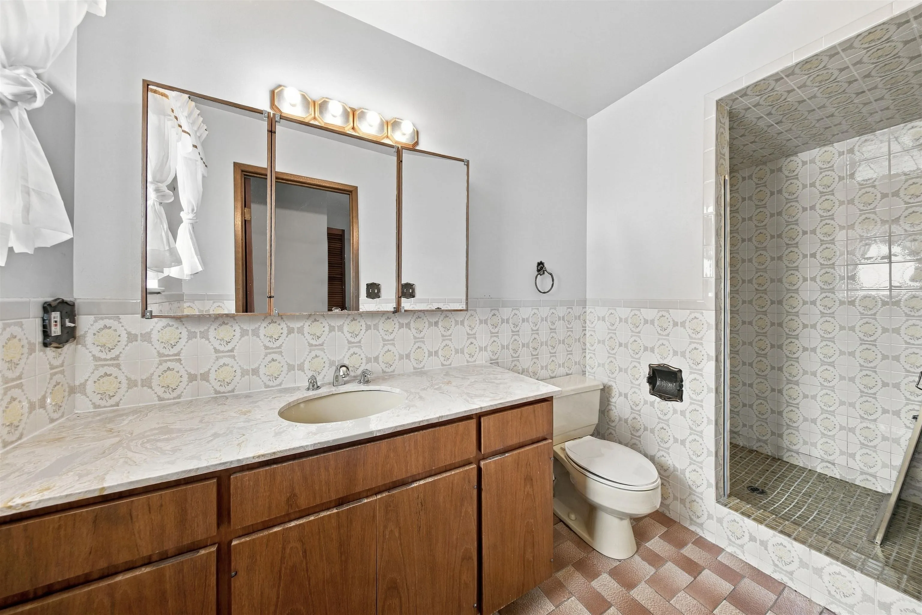 4052 Price Street