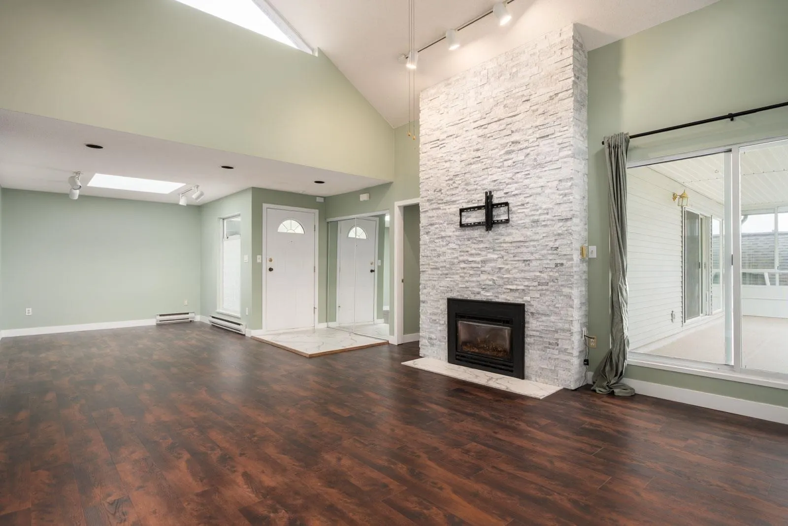 2733 Atlin Place #403