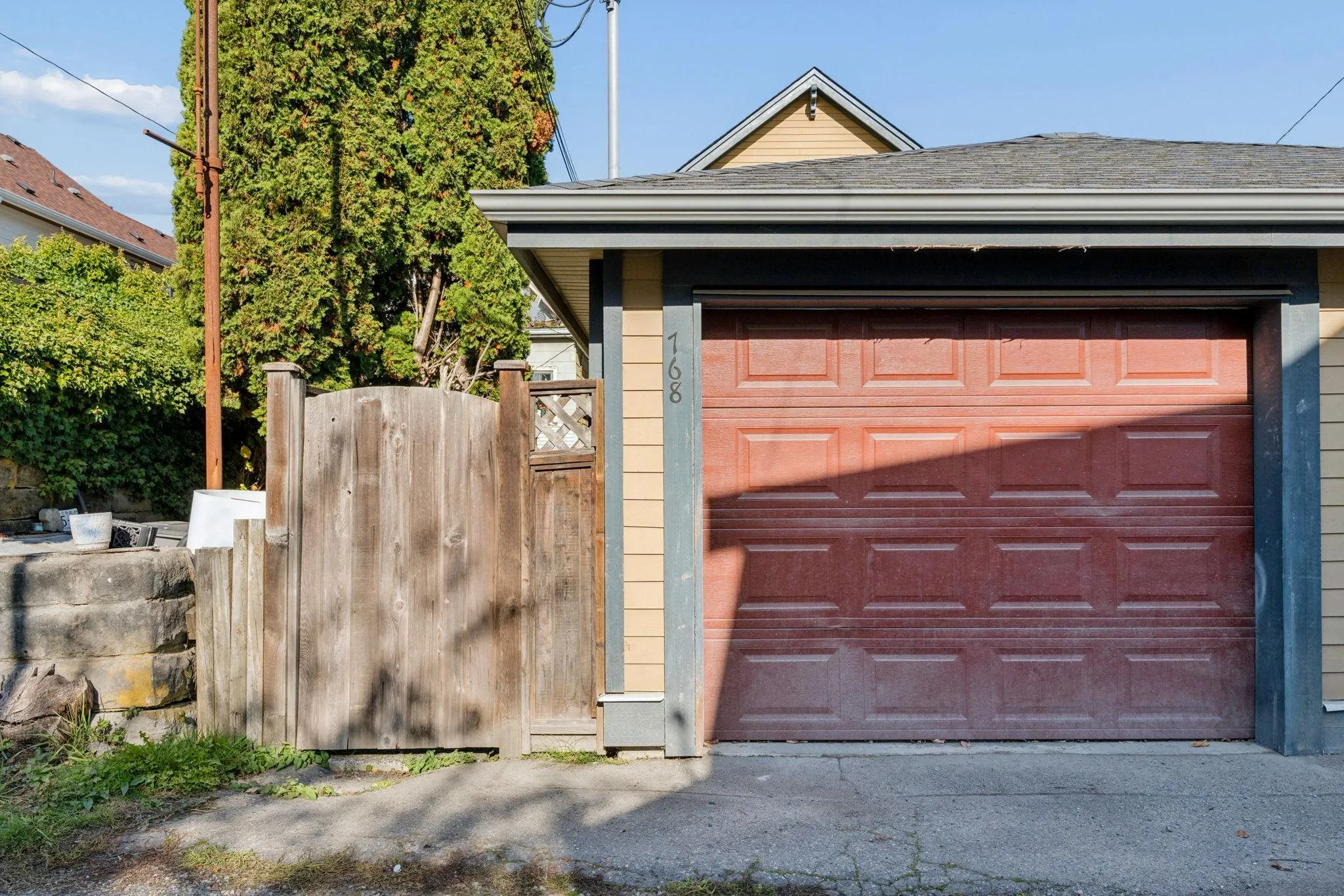 768 E 11th Avenue