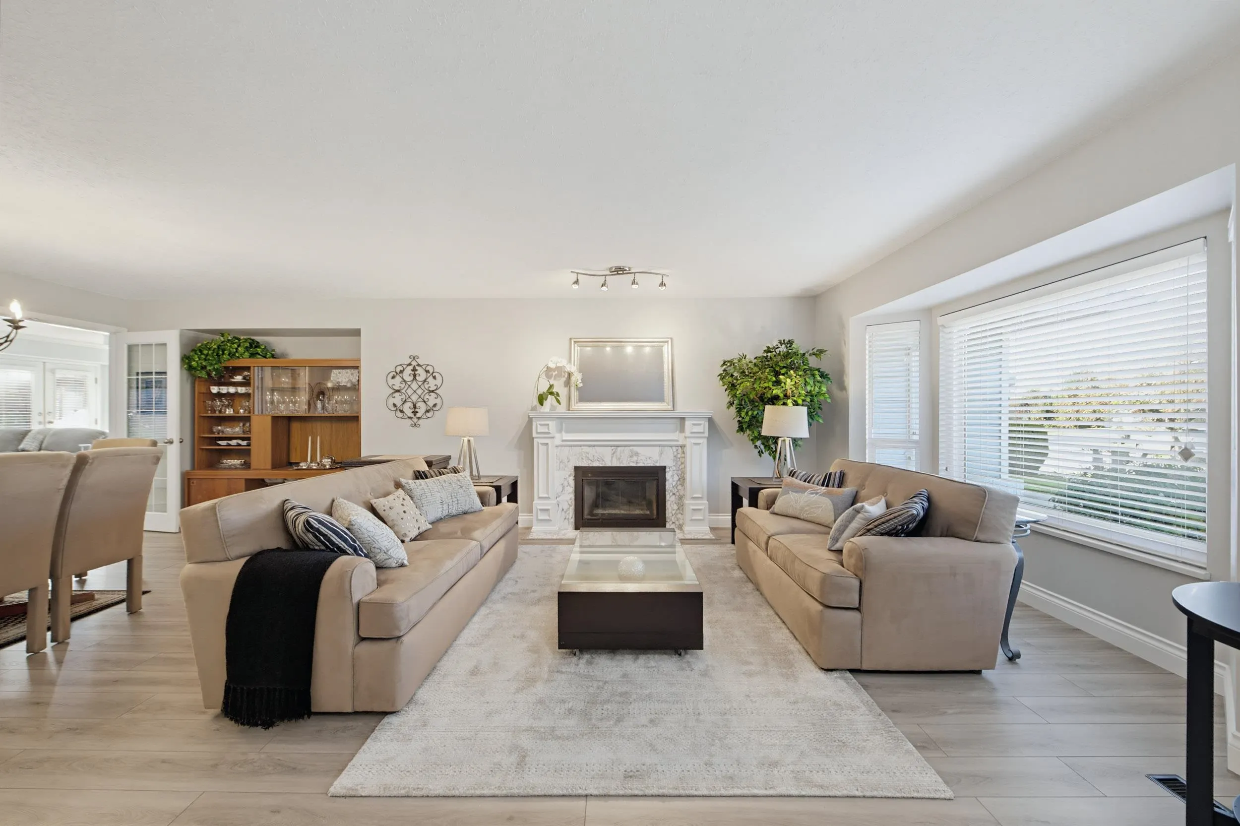 5632 E Sunrise Crescent