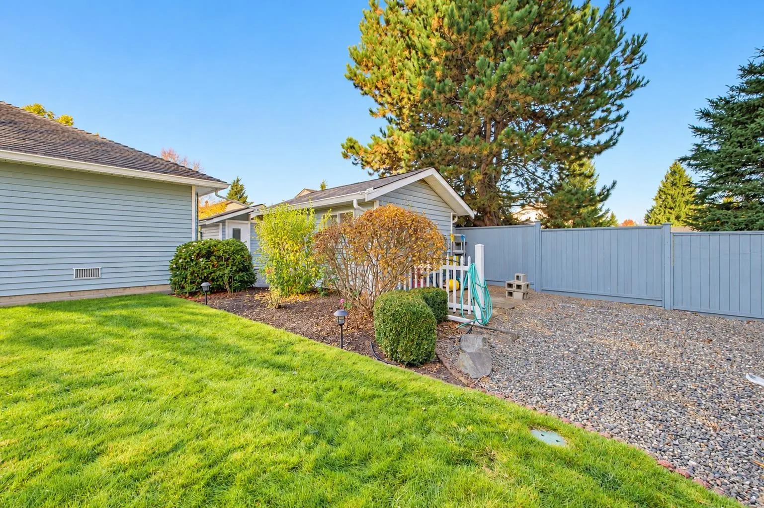 5632 E Sunrise Crescent