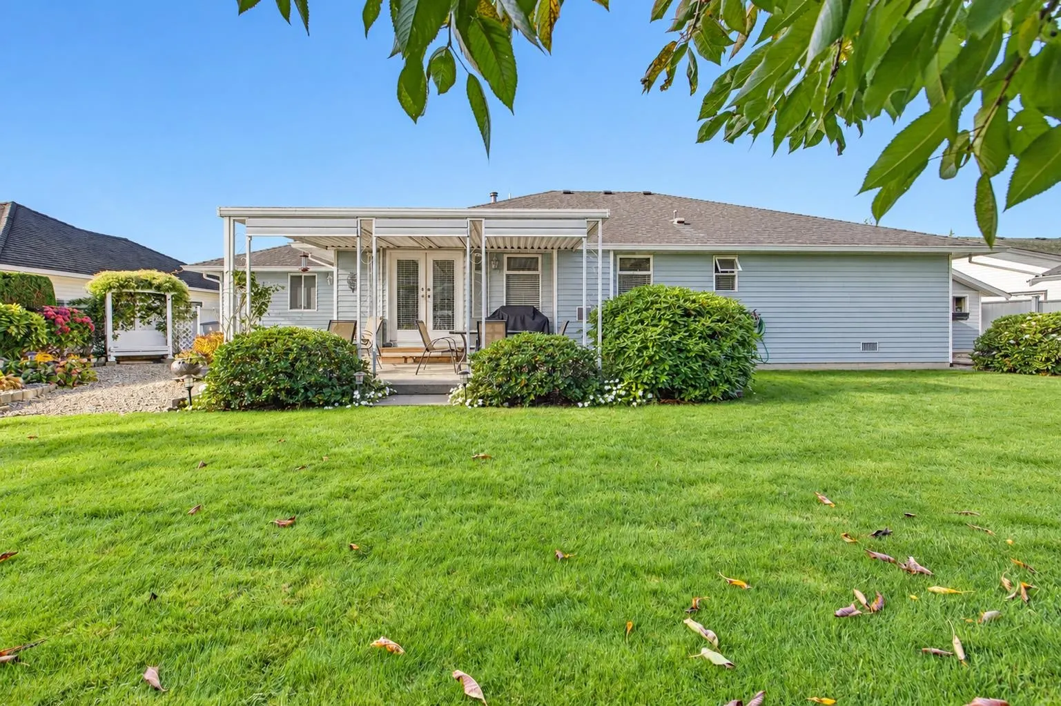 5632 E Sunrise Crescent