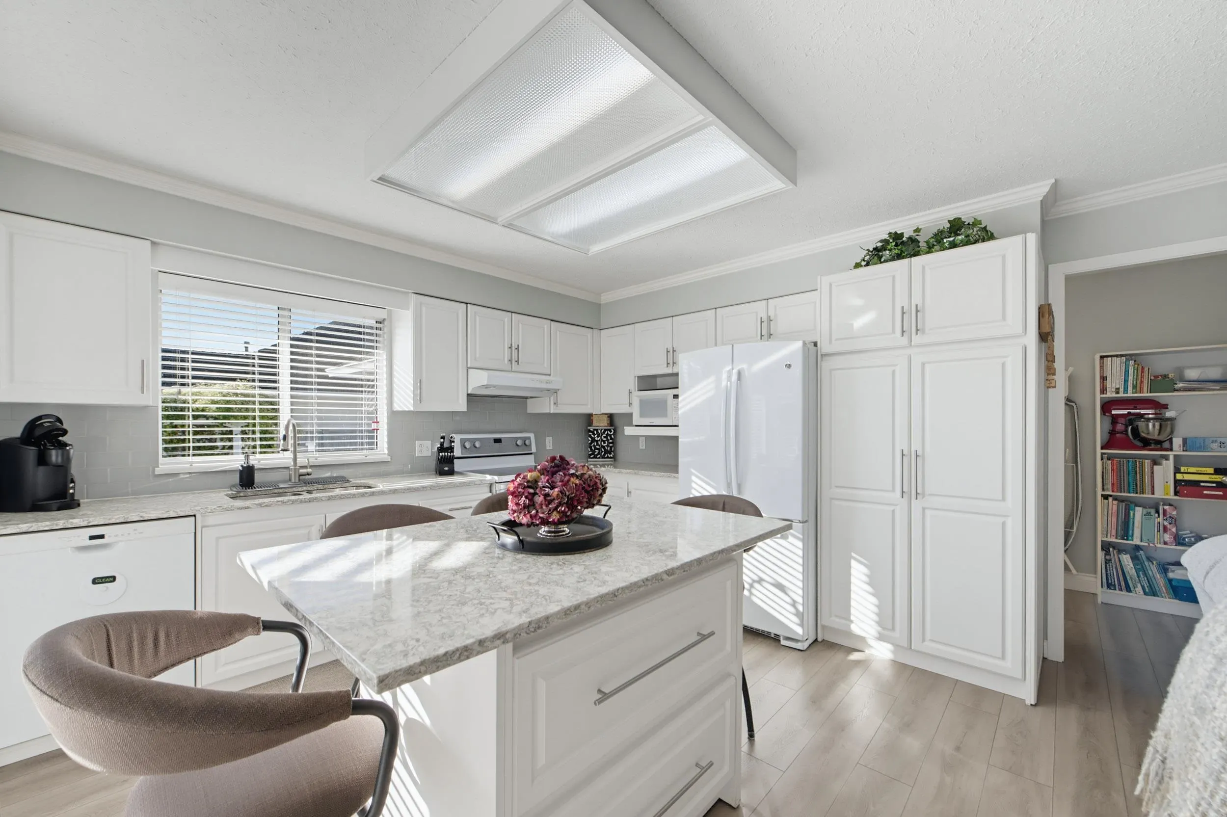 5632 E Sunrise Crescent