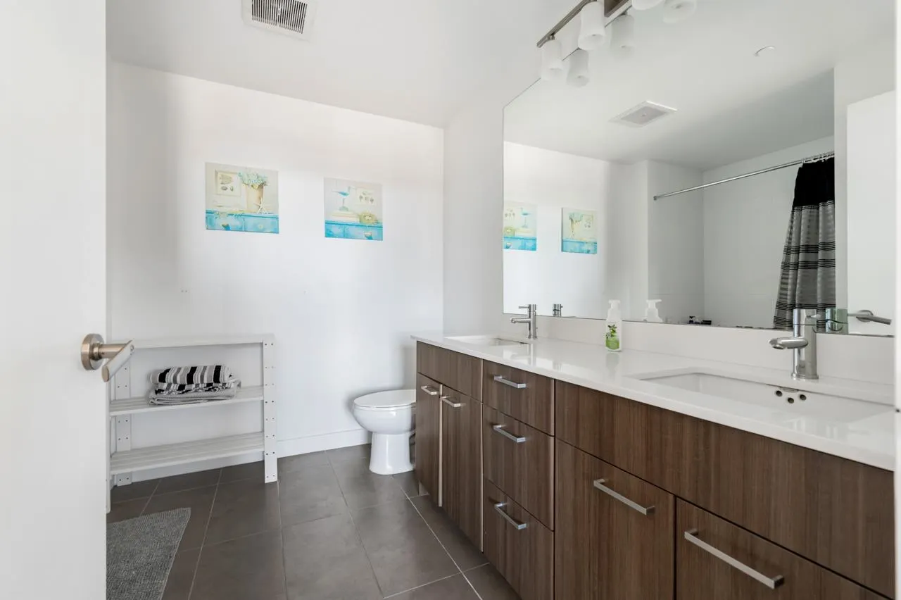 2955 Atlantic Avenue #806