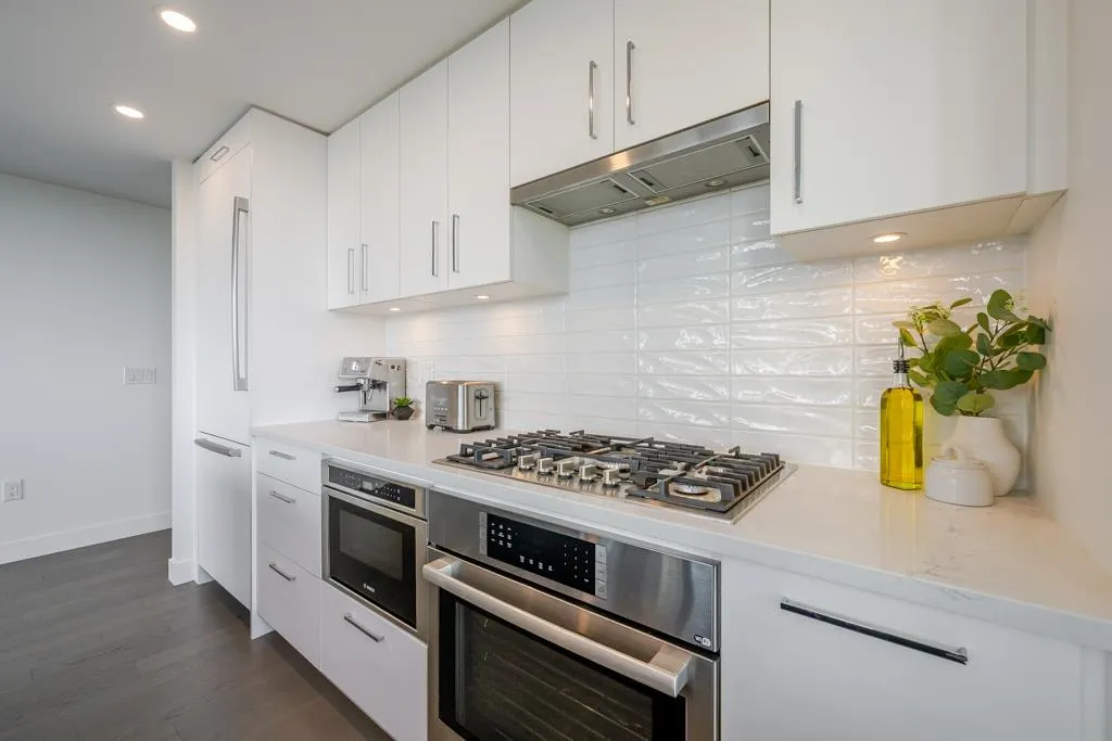 1588 Johnston Road #707