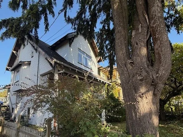 1017 Hamilton Street