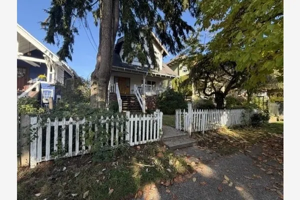 1017 Hamilton Street