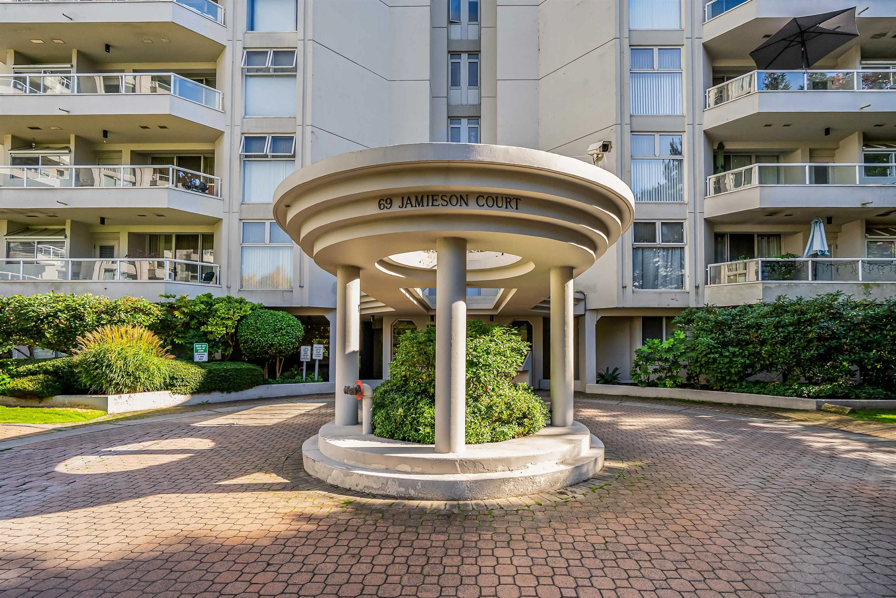 69 Jamieson Court #1603