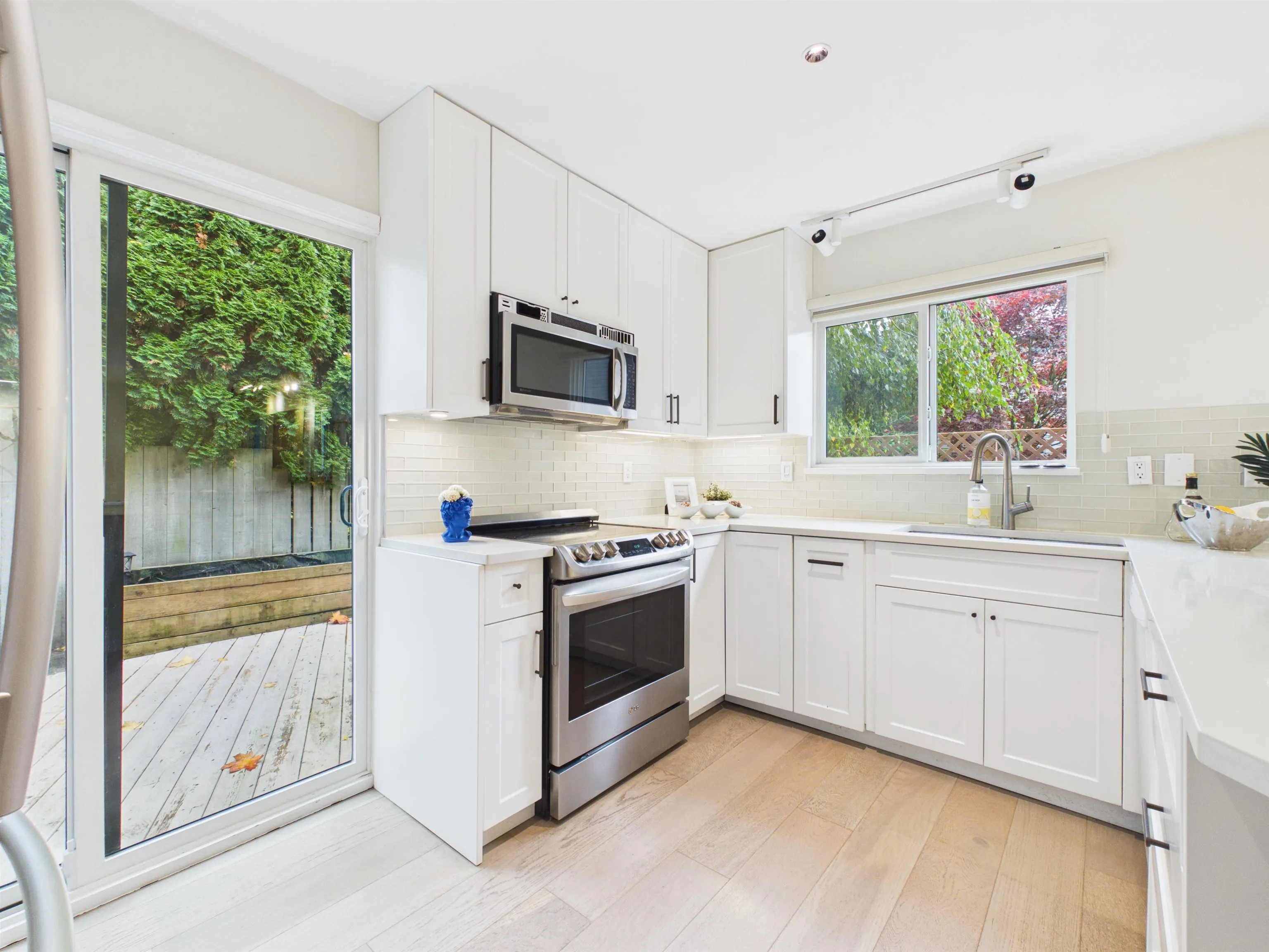 7414 Echo Place