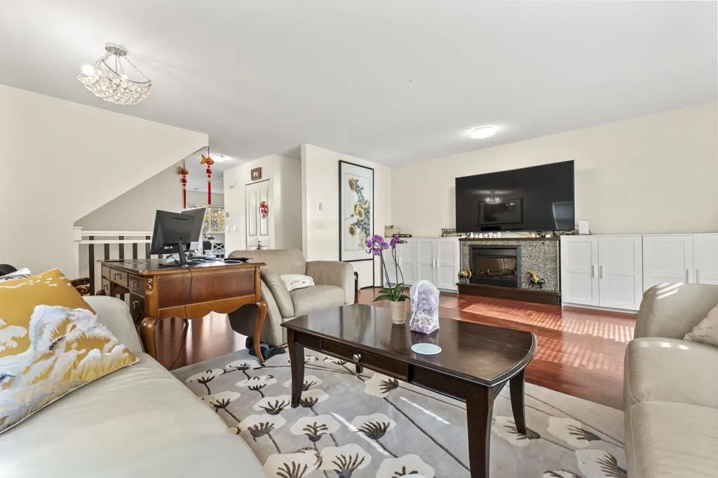 9533 Granville Avenue #31
