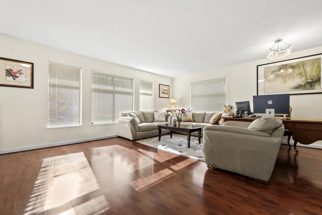 9533 Granville Avenue #31