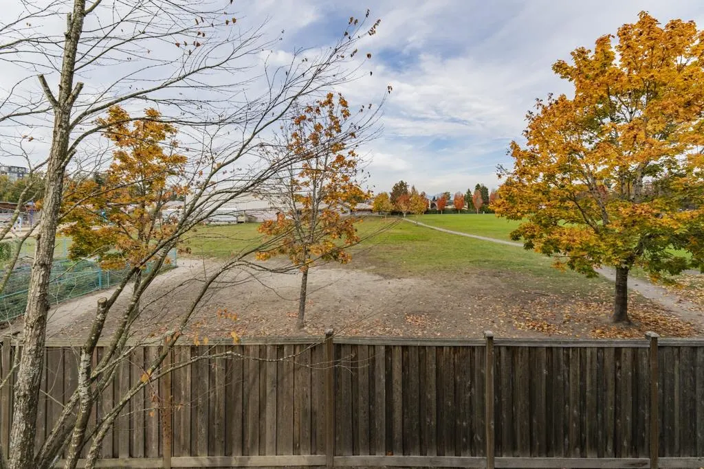 9533 Granville Avenue #31