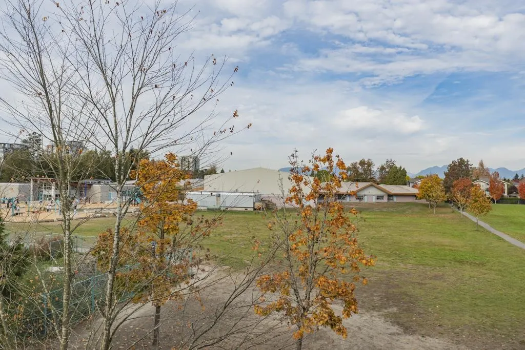 9533 Granville Avenue #31