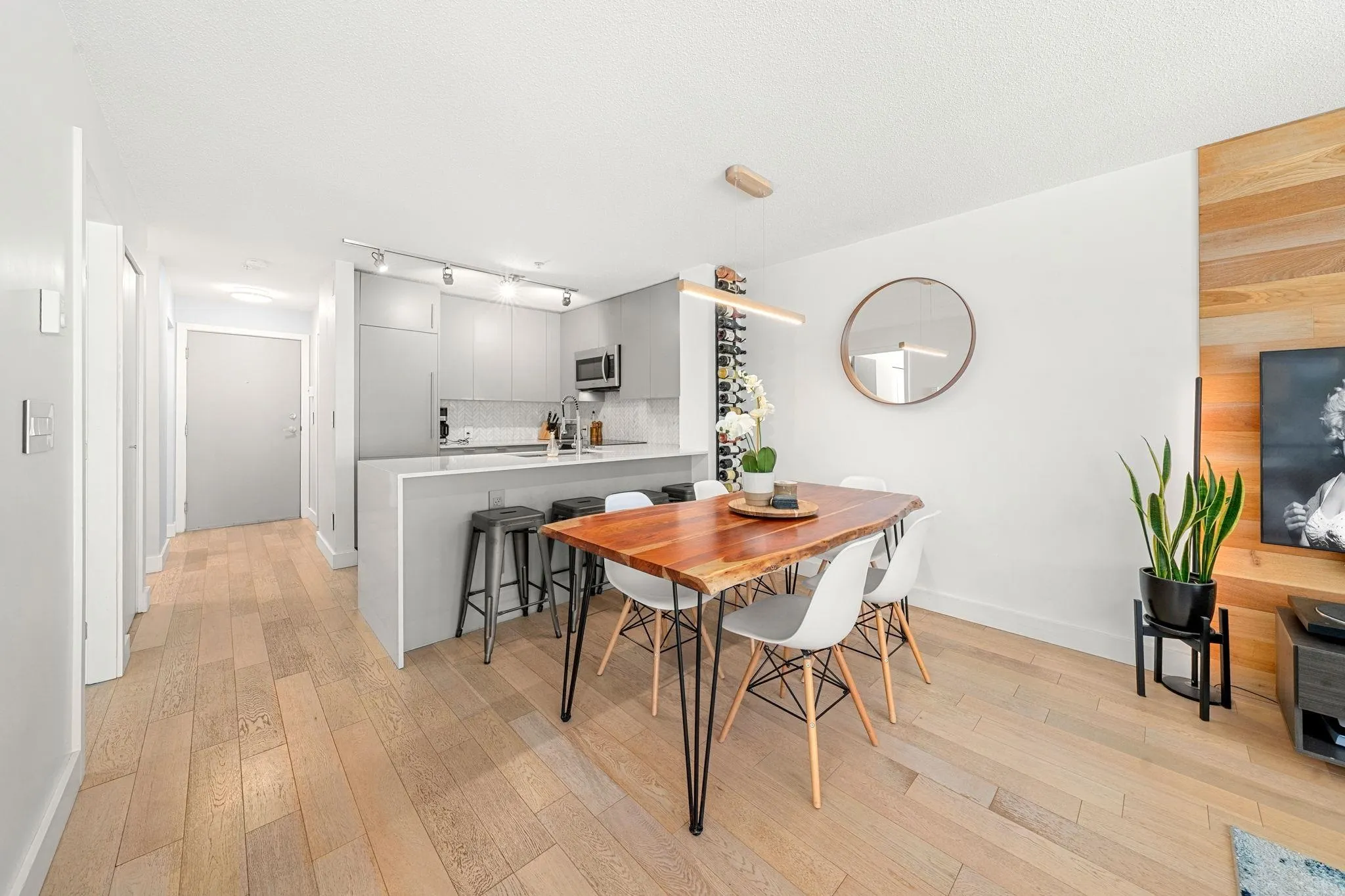 124 W 3rd Street #404