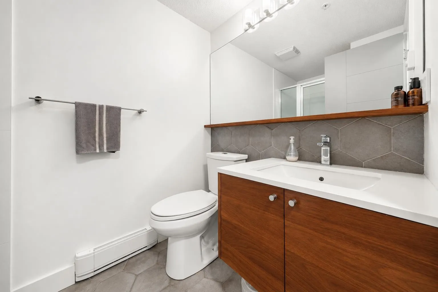 124 W 3rd Street #404
