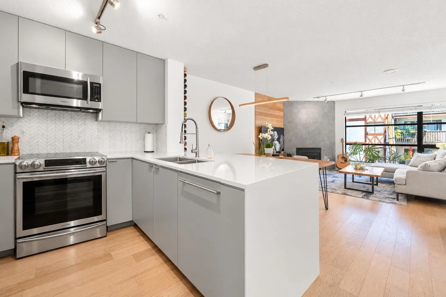 124 W 3rd Street #404