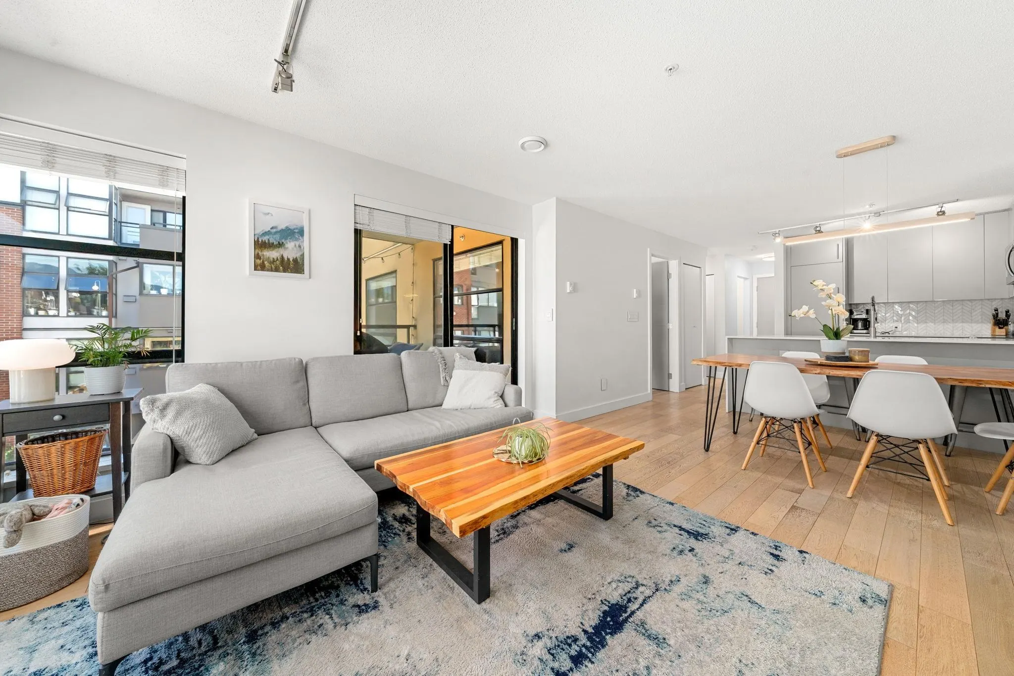 124 W 3rd Street #404