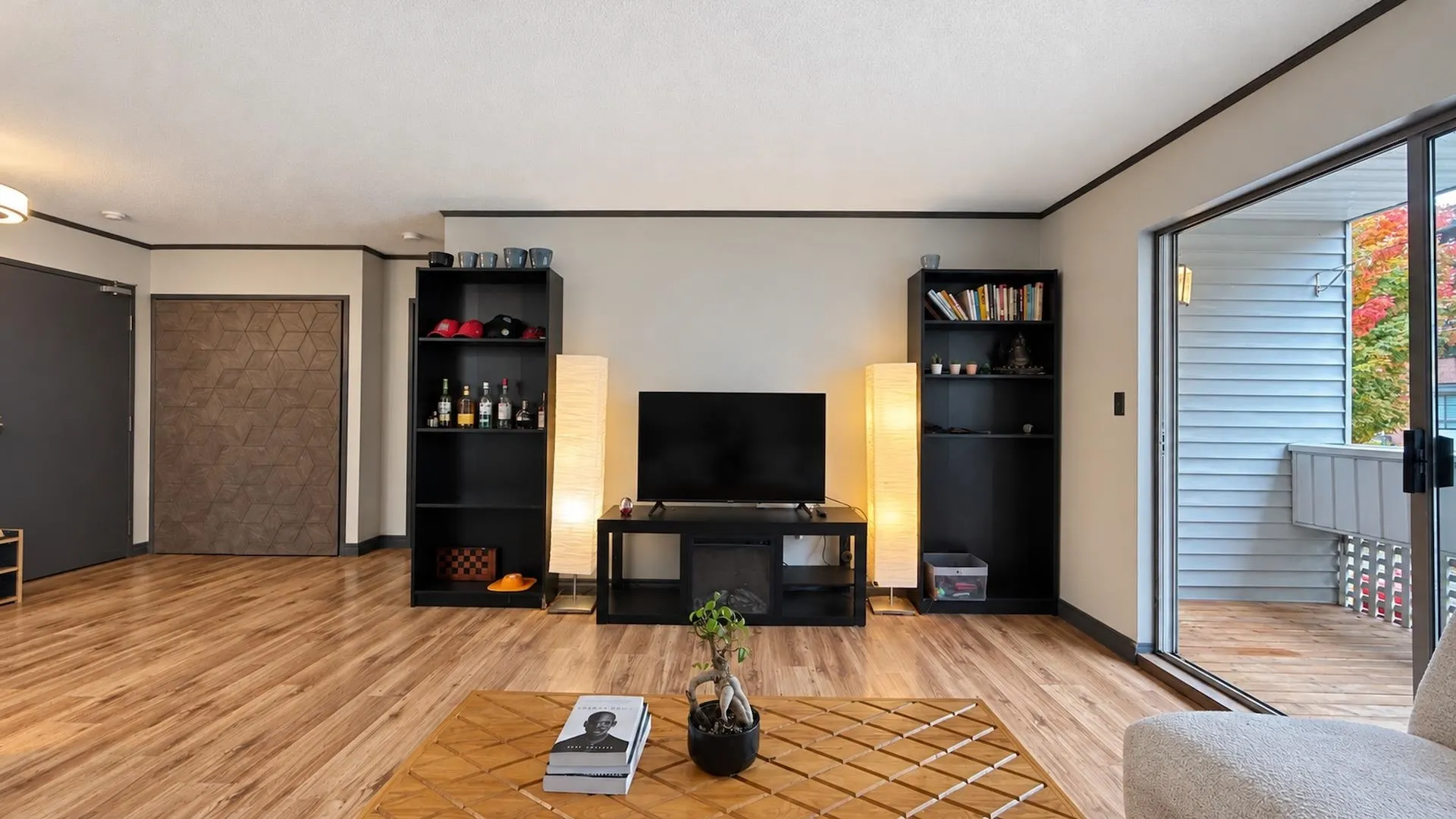 2055 Suffolk Avenue #207