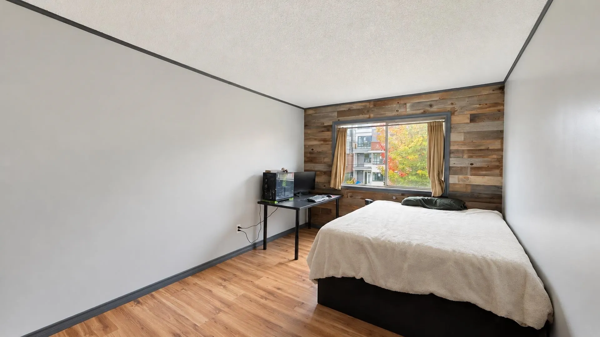 2055 Suffolk Avenue #207