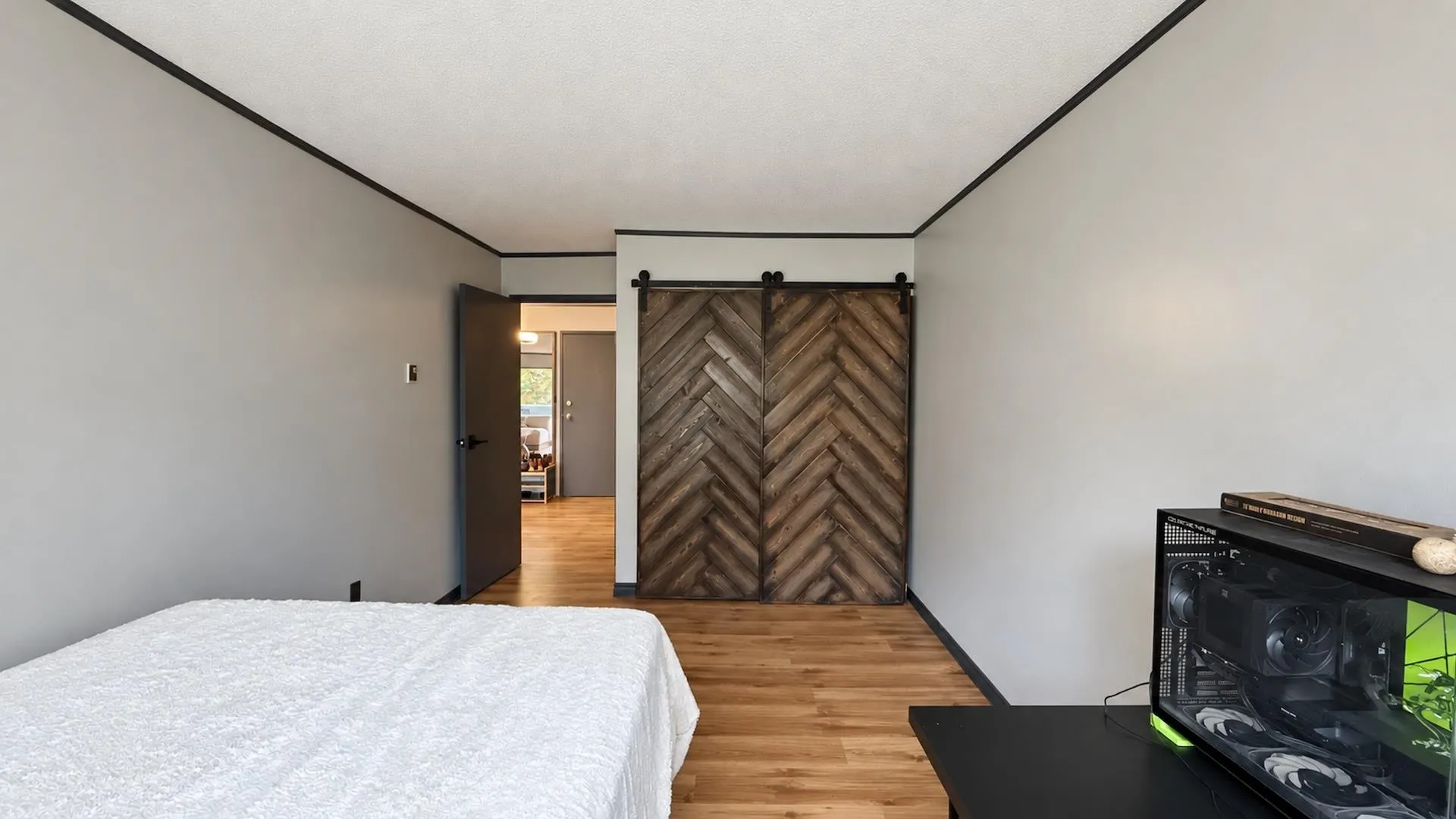 2055 Suffolk Avenue #207