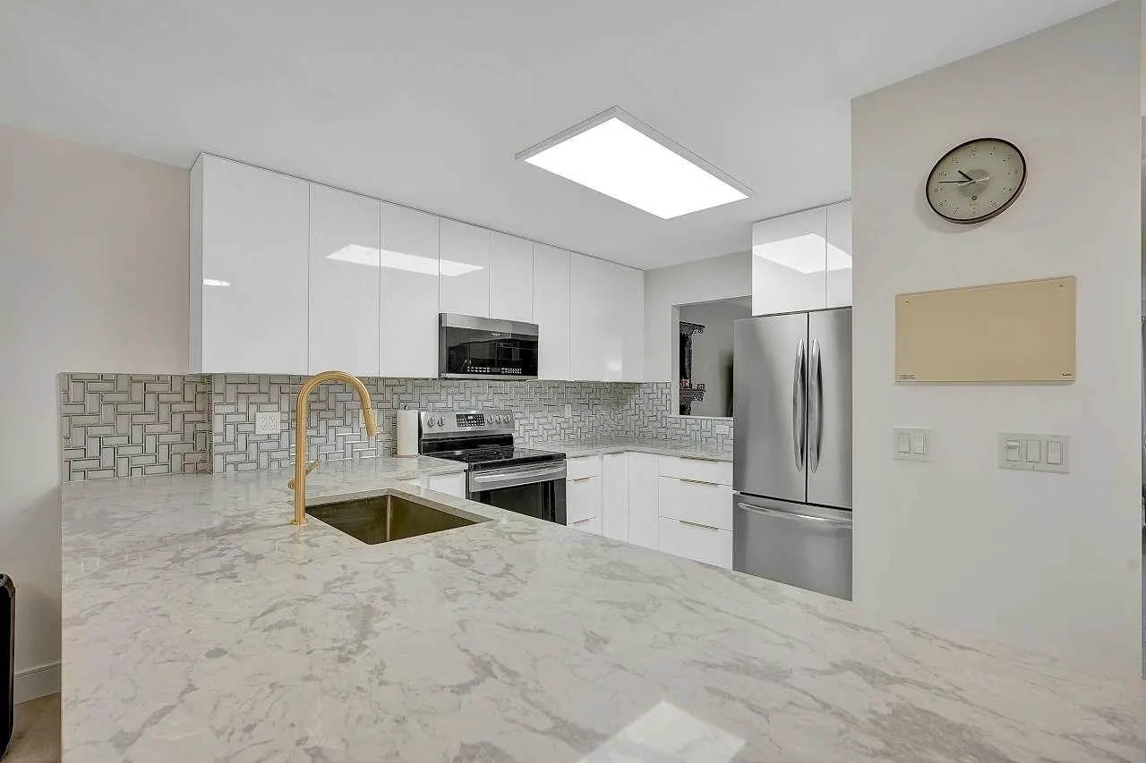 144 Shoreline Circle