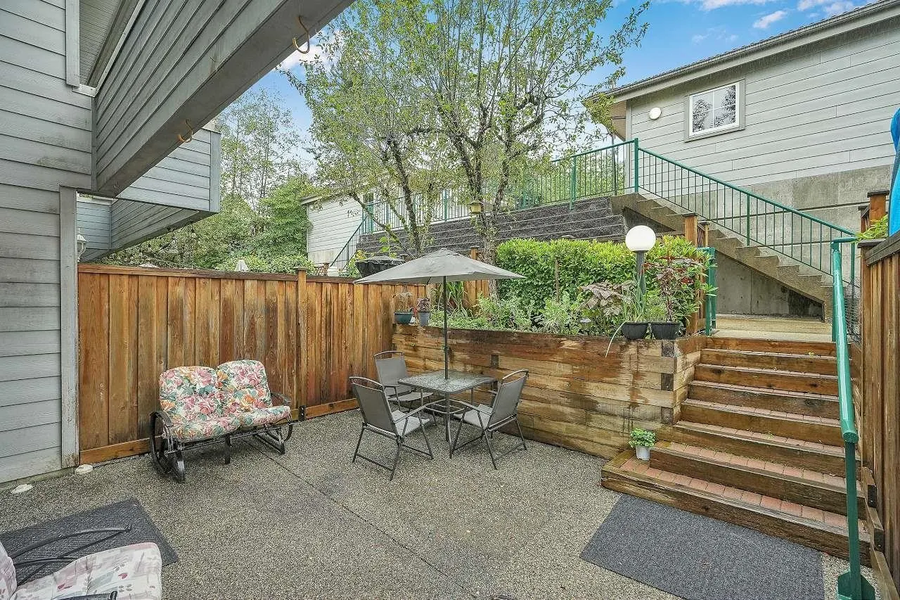 144 Shoreline Circle