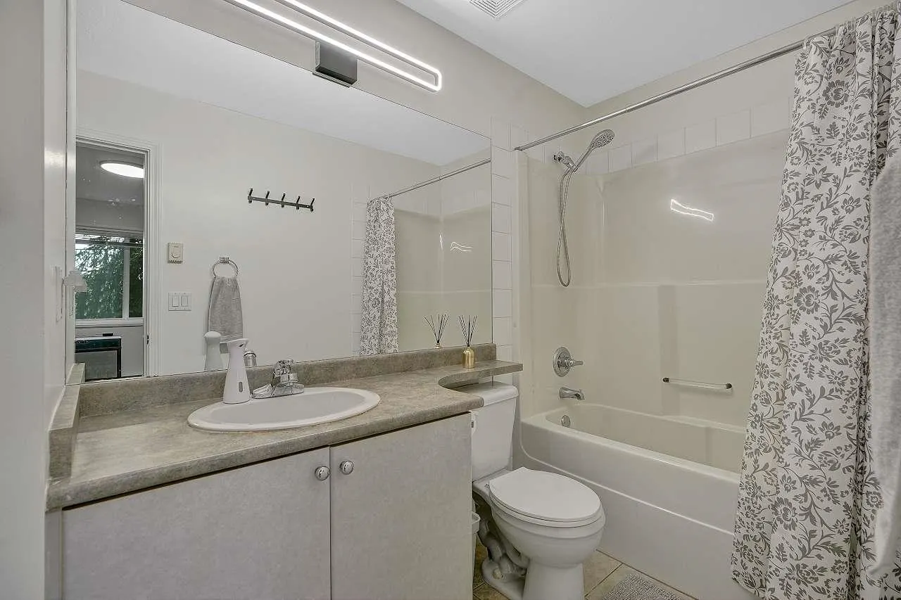 144 Shoreline Circle