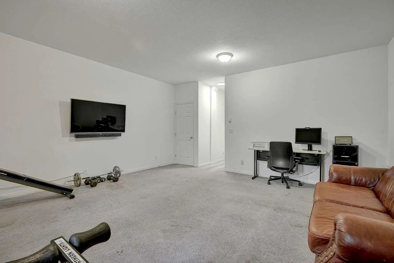 144 Shoreline Circle