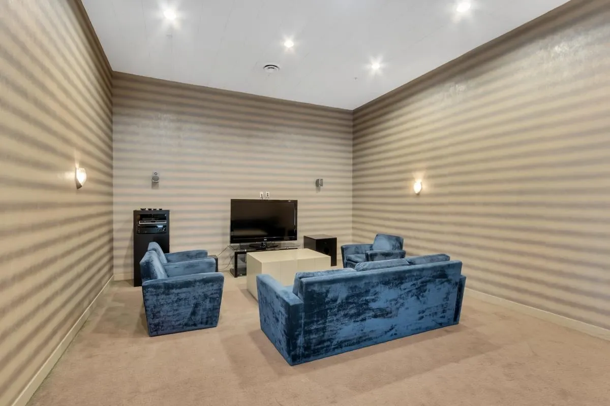 1483 Homer Street #606