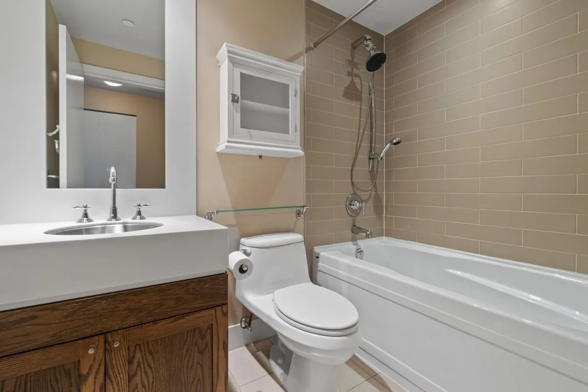 1483 Homer Street #606