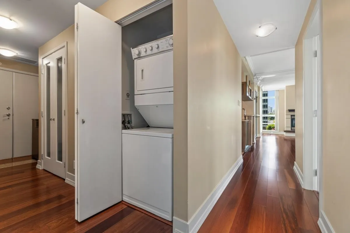 1483 Homer Street #606