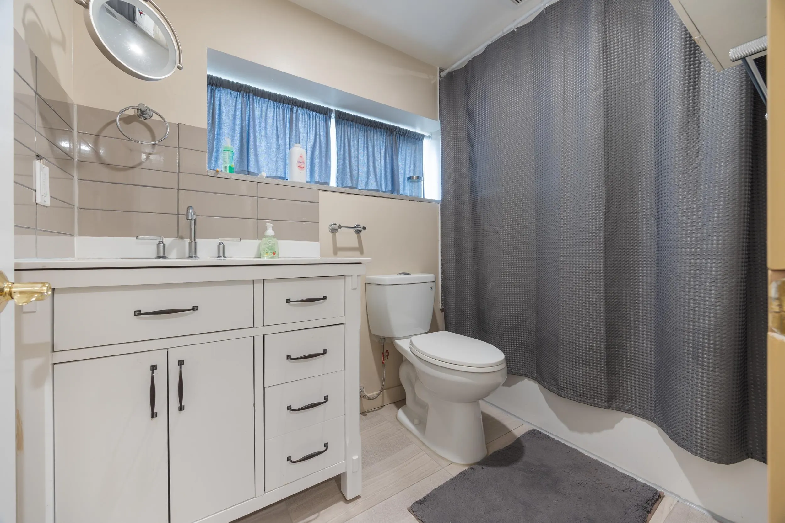 3325 Seaforth Drive