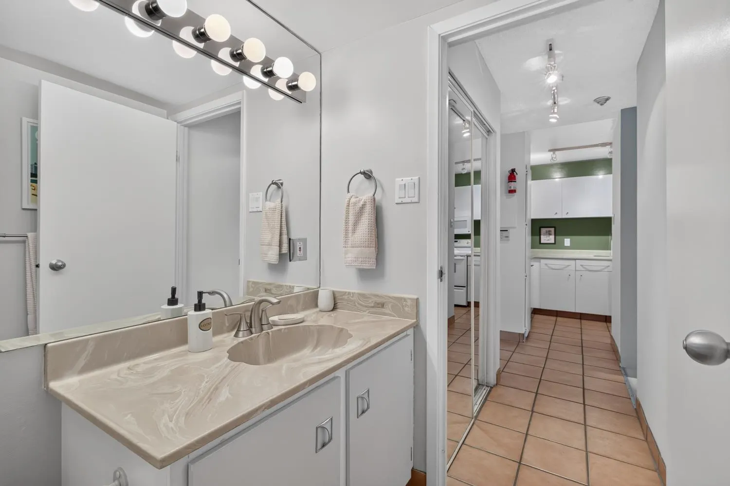 1080 Broughton Street #203