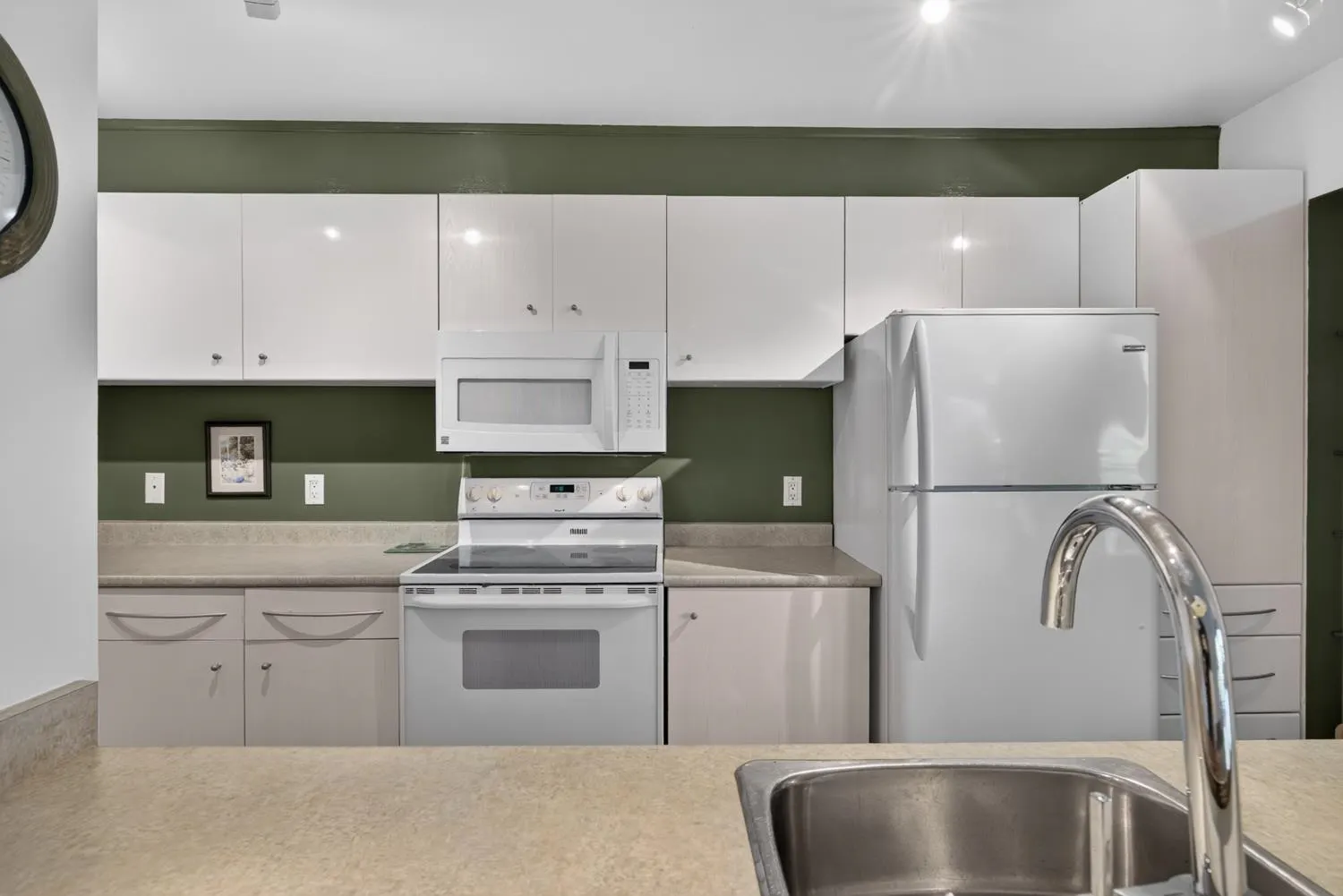 1080 Broughton Street #203