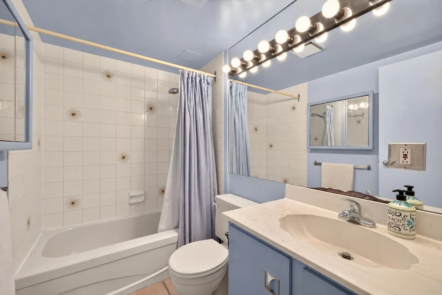1080 Broughton Street #203
