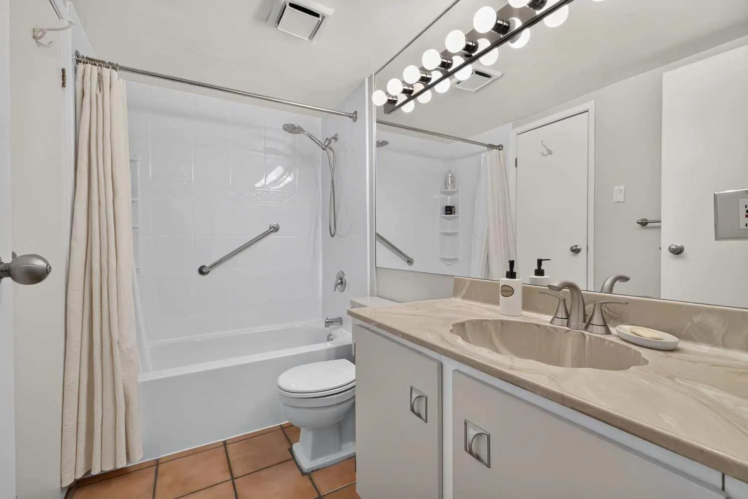 1080 Broughton Street #203