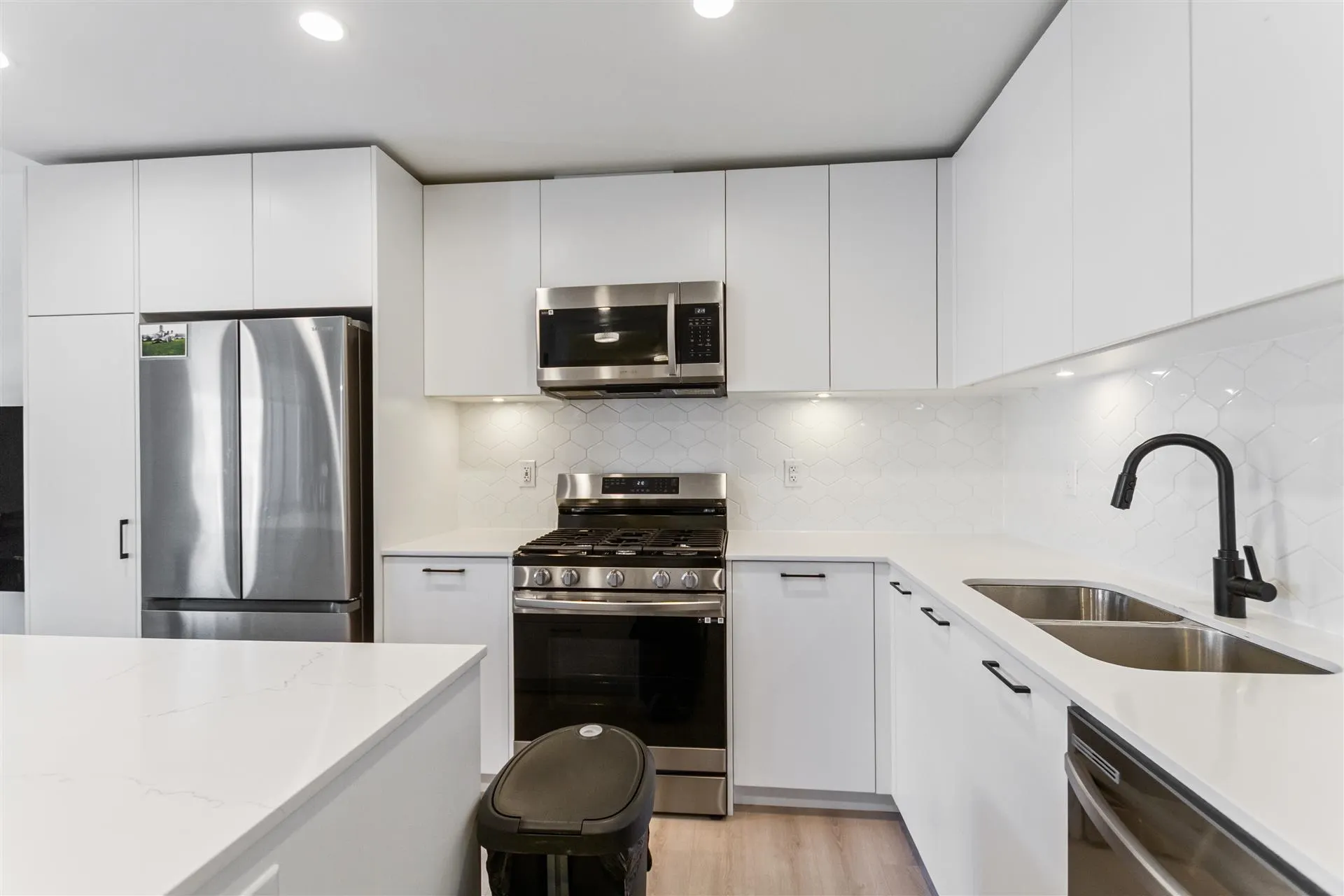 20077 84 Avenue #608