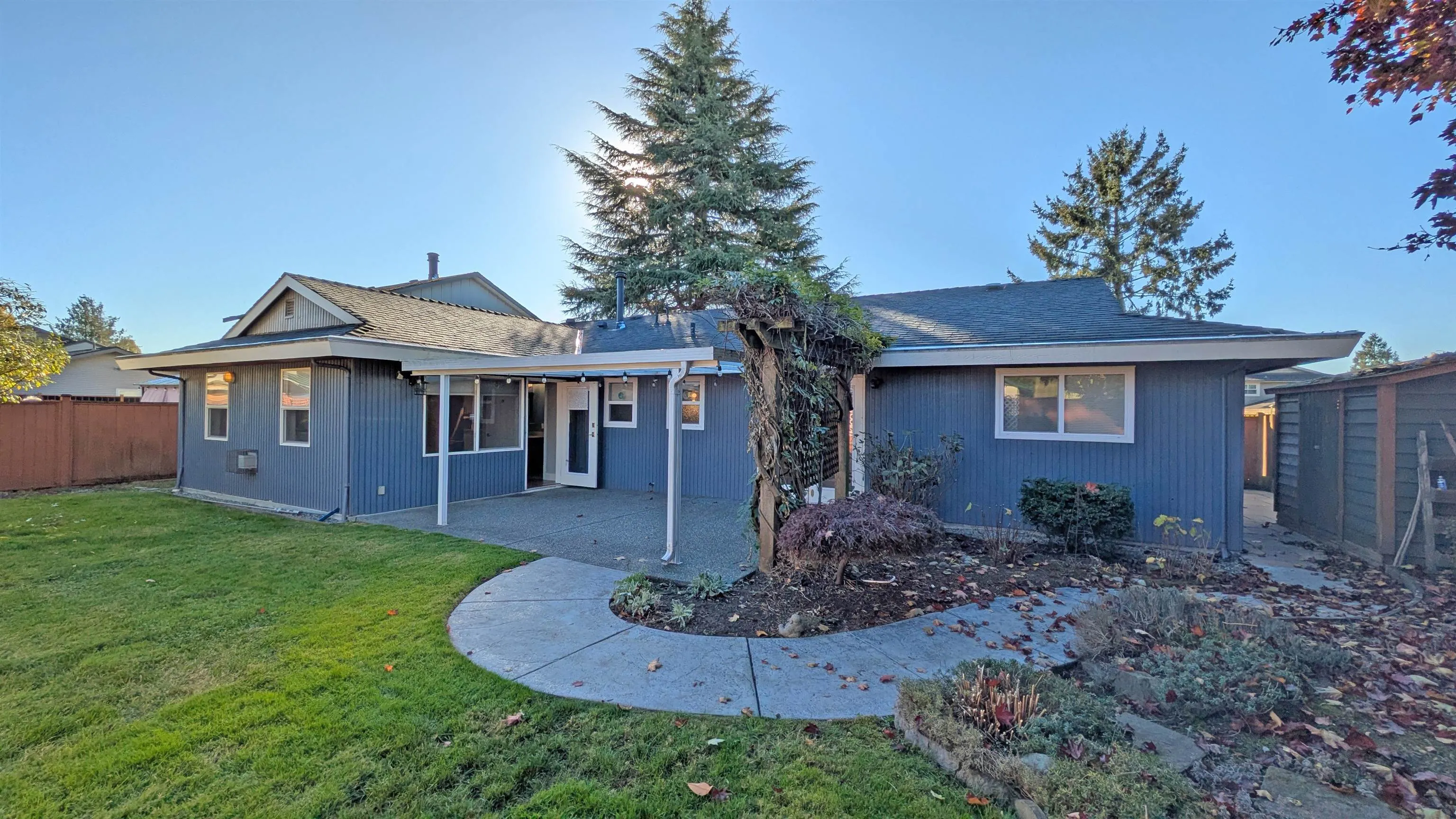 5645 51 Avenue