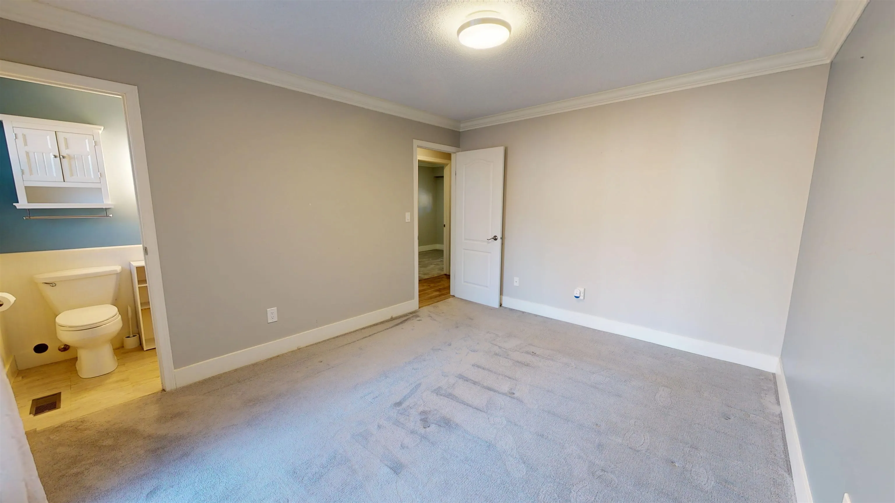 5645 51 Avenue