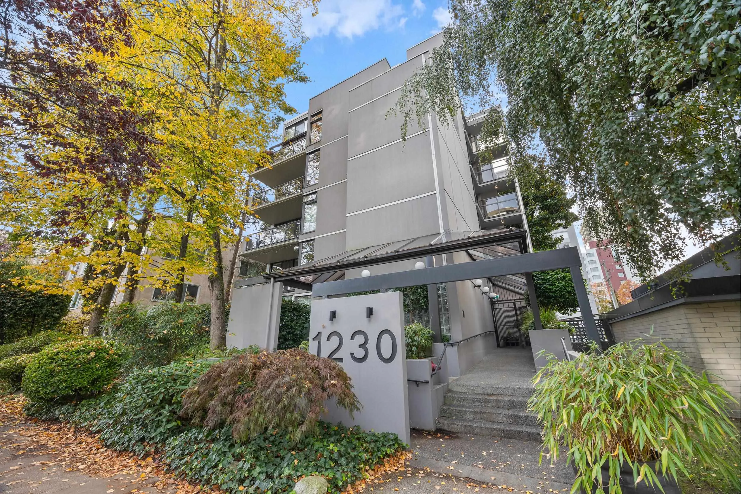 1230 Comox Street #304