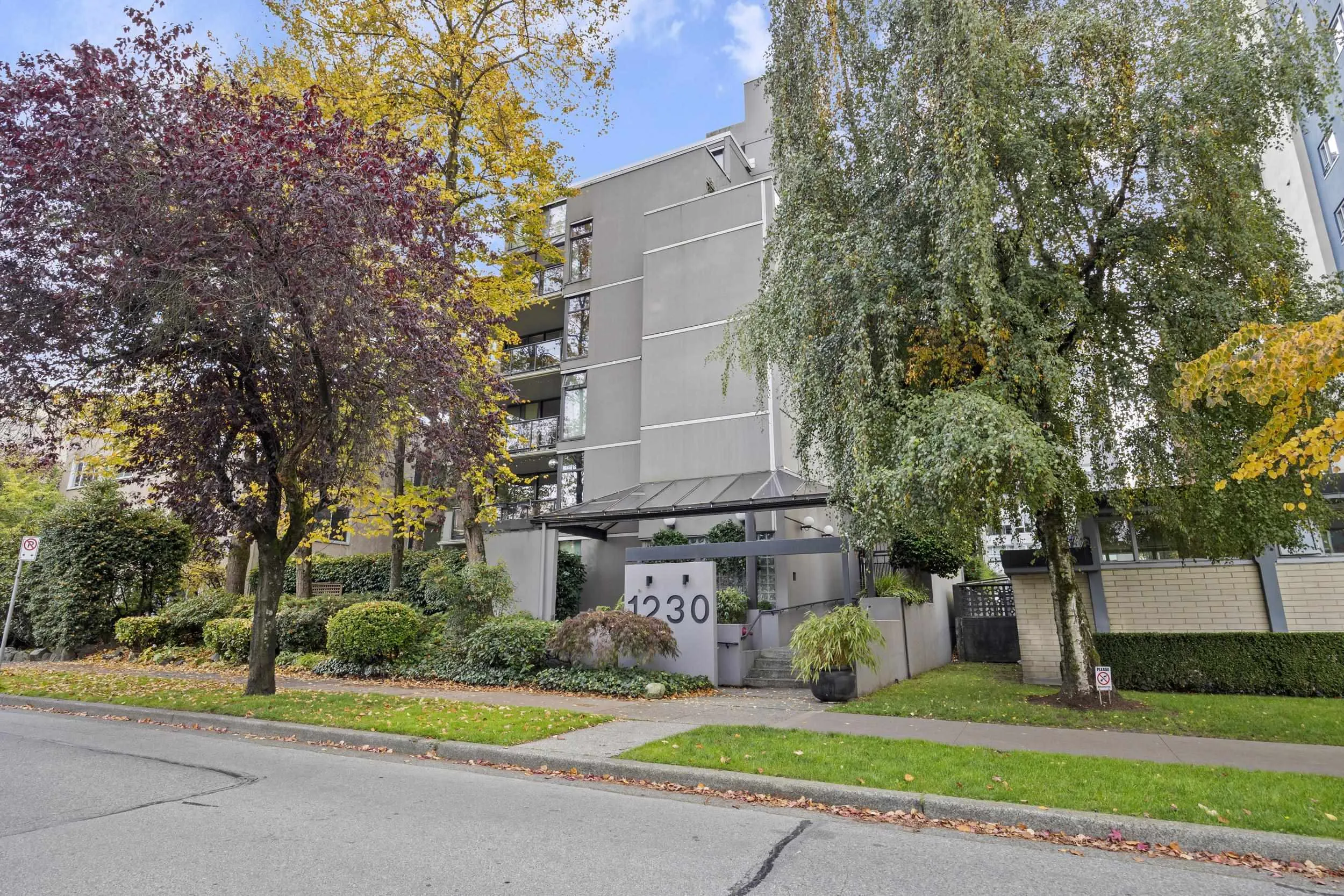 1230 Comox Street #304