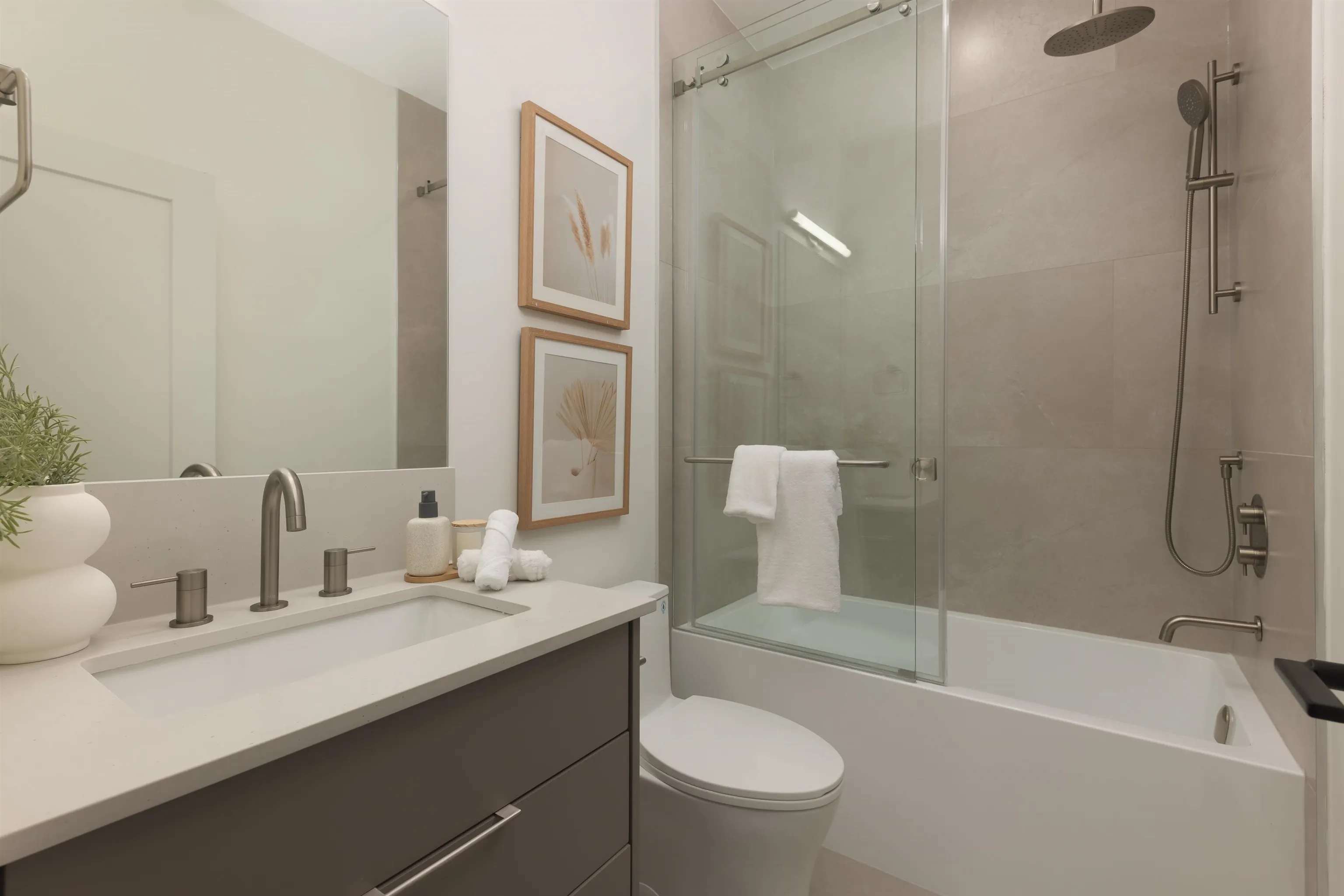 1735 Blaine Avenue #2