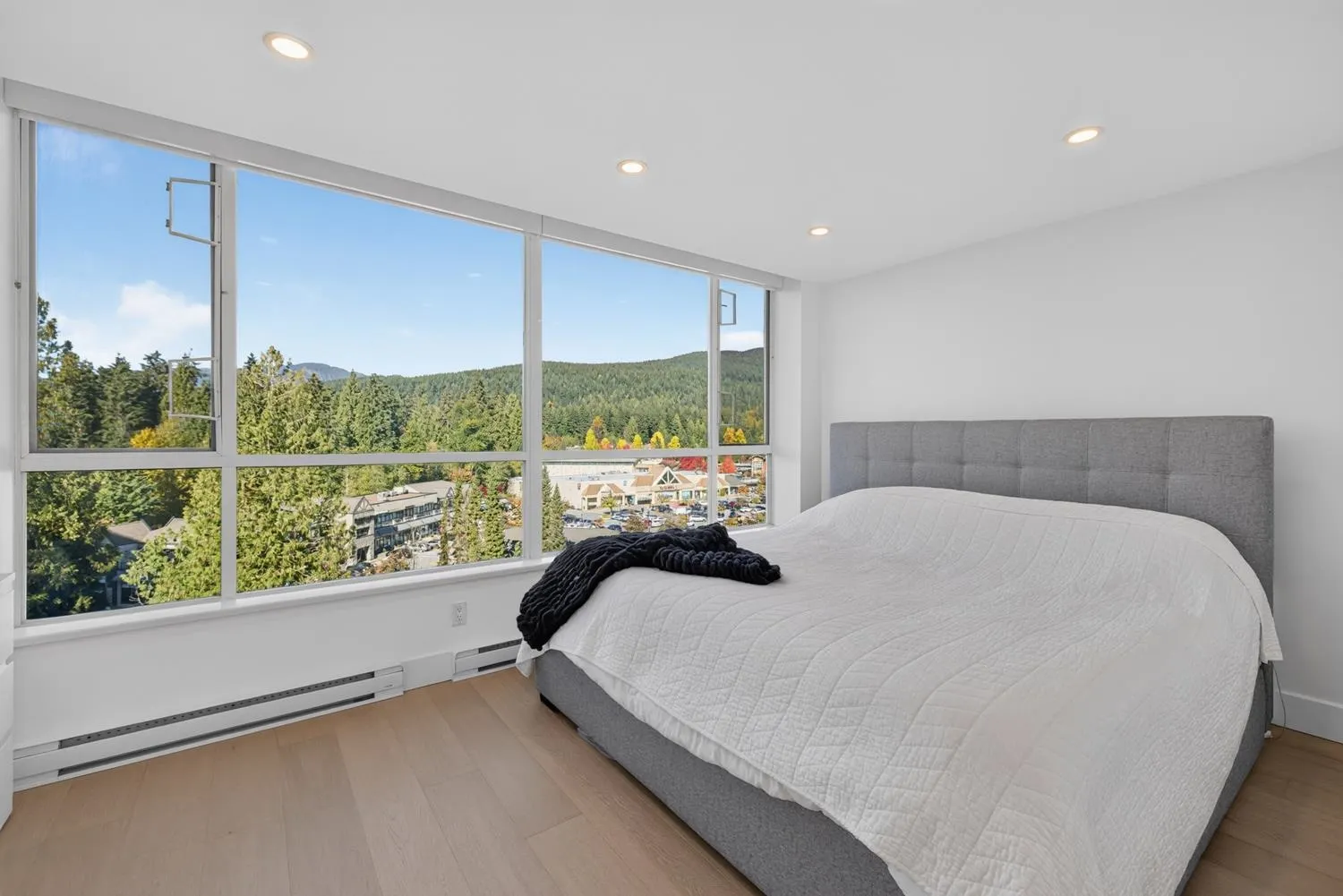 995 Roche Point Drive #903