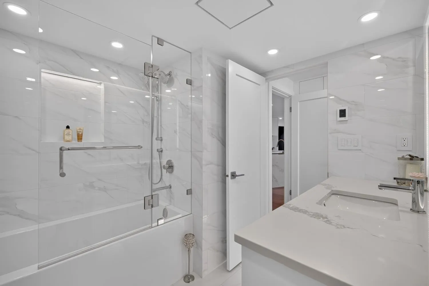995 Roche Point Drive #903
