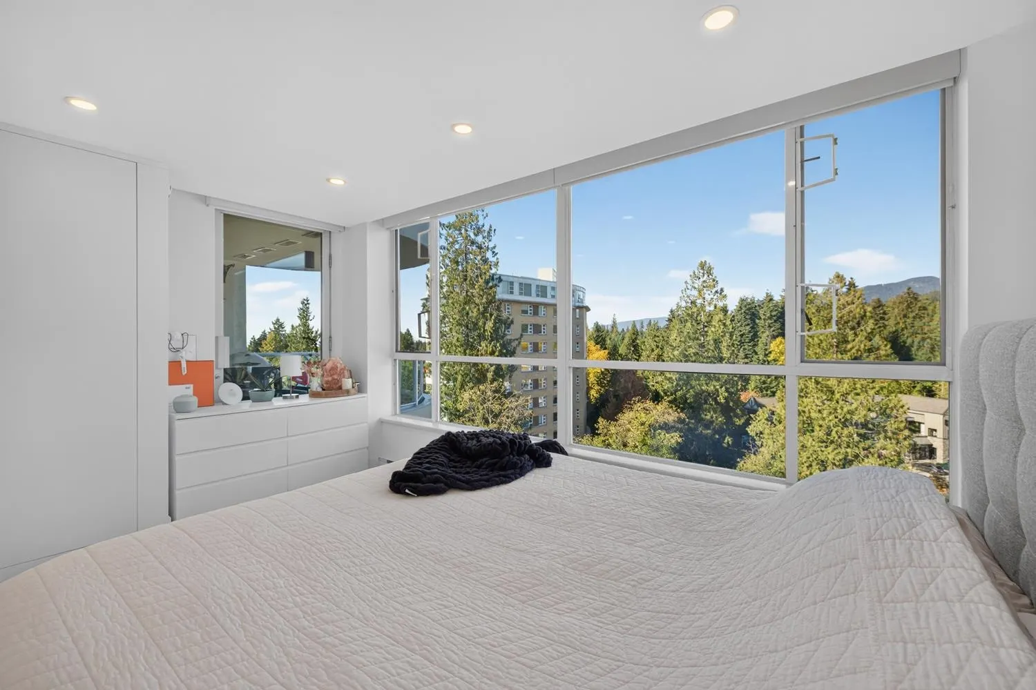 995 Roche Point Drive #903