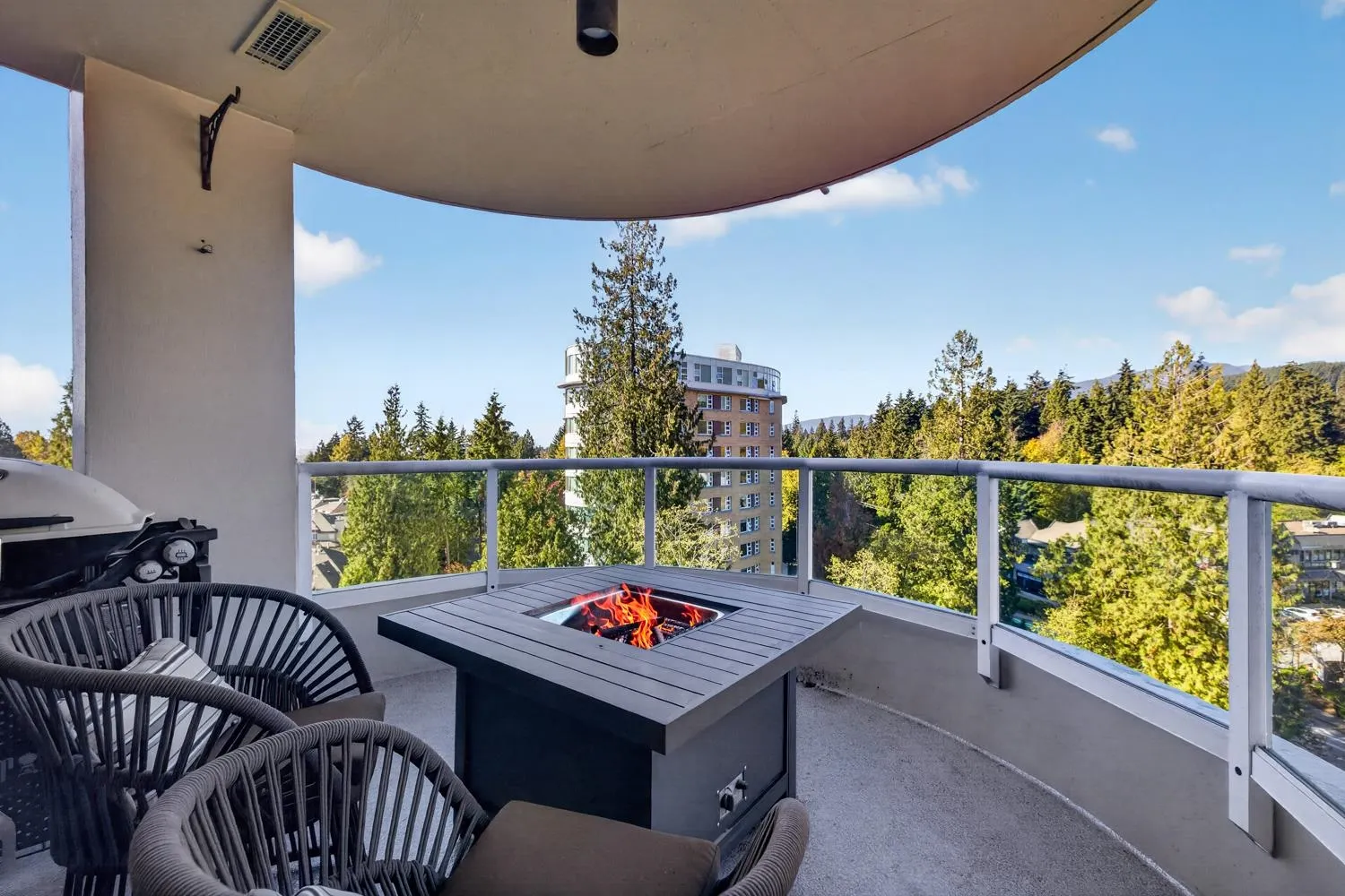 995 Roche Point Drive #903
