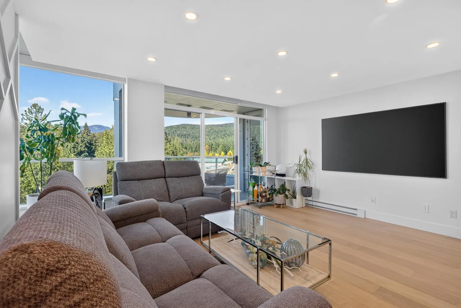 995 Roche Point Drive #903