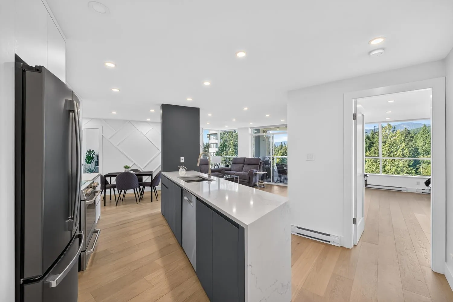 995 Roche Point Drive #903