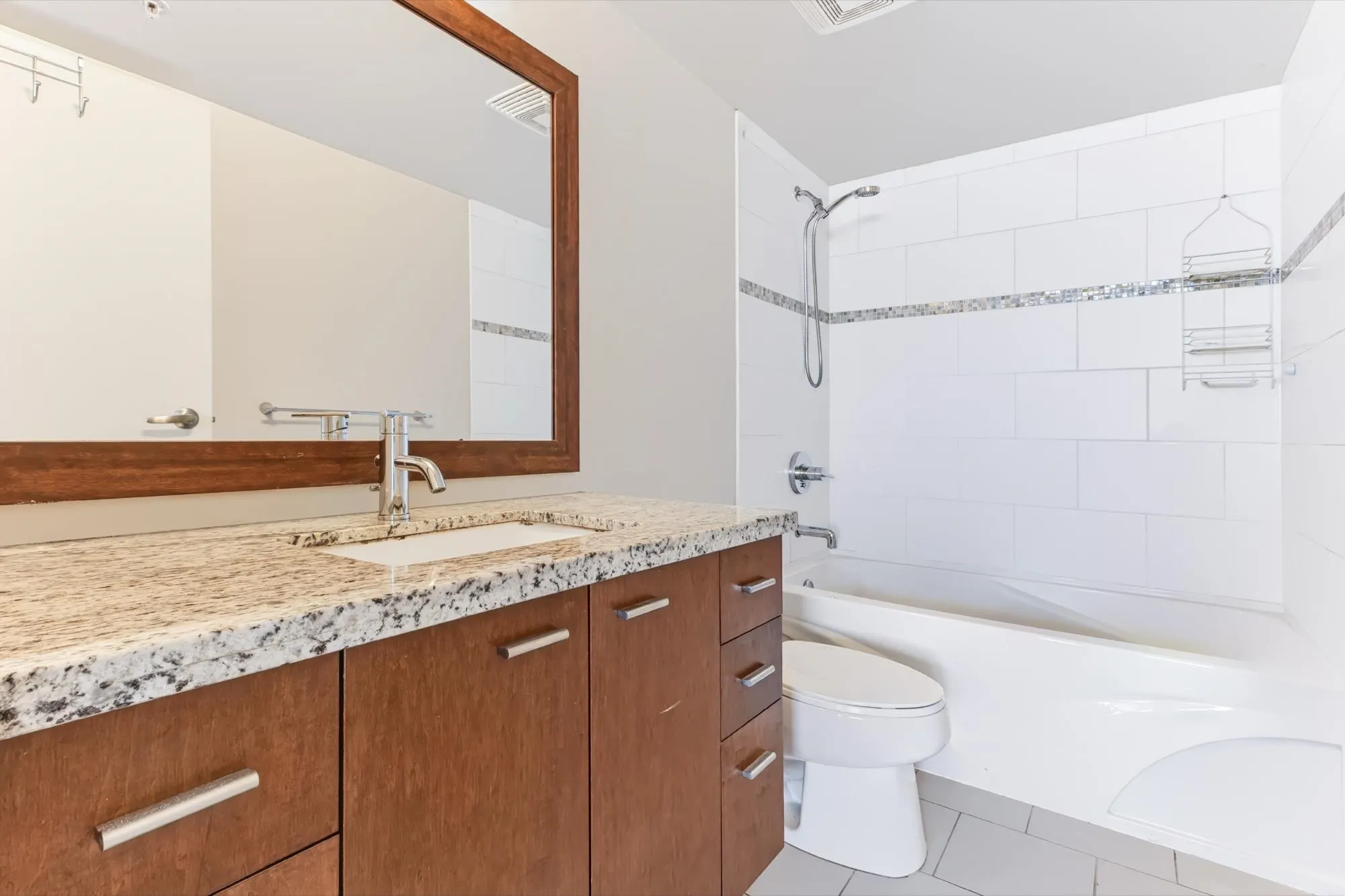 804 8280 Lansdowne Road